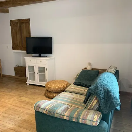 Appartement Cosy A La Campagne Montjustin